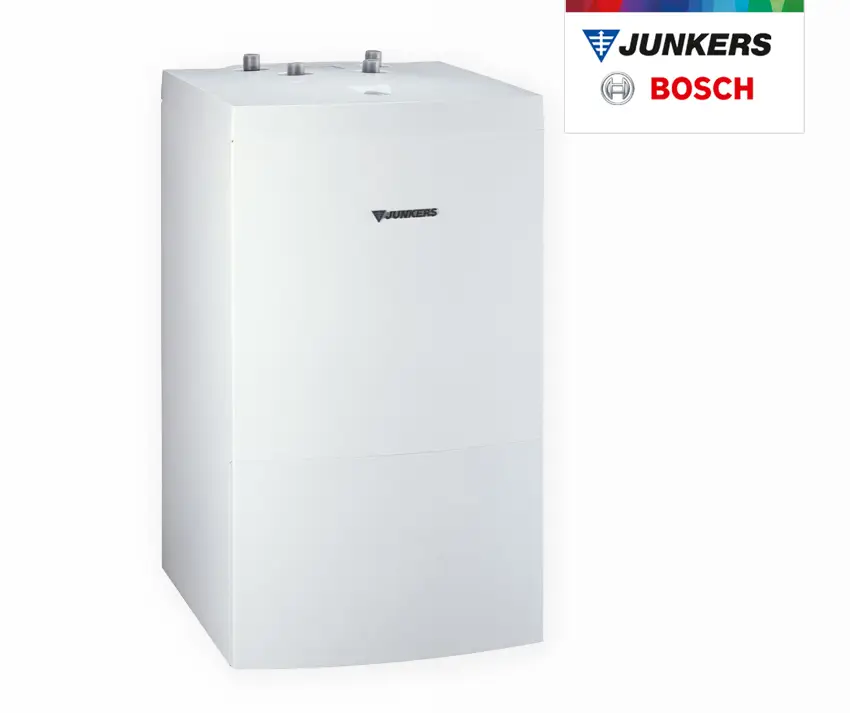 Weißer Warmwasserspeicher von Junkers, wandhängend, mit zwei Anschlüssen oben. Logo von Bosch im oberen rechten Bereich des Bildes sichtbar.